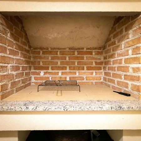 Awesome In Nyaraló Privlaka